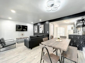 Stunning Black And White 2 Bed Apt